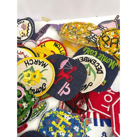 150 PC Assorted Sewing Applique Patches Iron on Sew On NEW Mixed Sequin Crafting - Picture 6 of 16